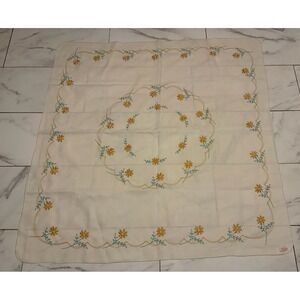 VTG Hand Embroidered Daisy Linen Tablecloth 48x48 + 4 Napkins Cottagecore